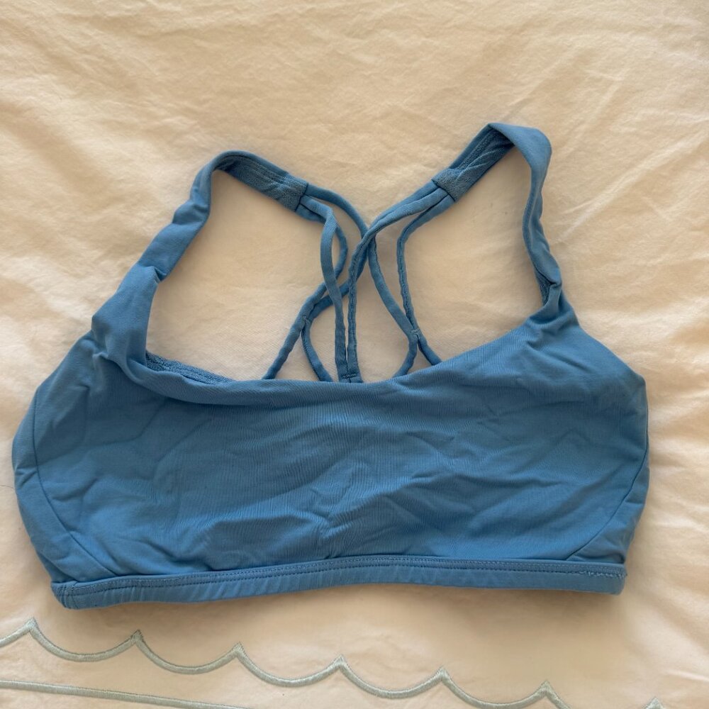 Lululemon sports bra size 4